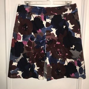 Express Design Studio Printed skirt with Pockets!